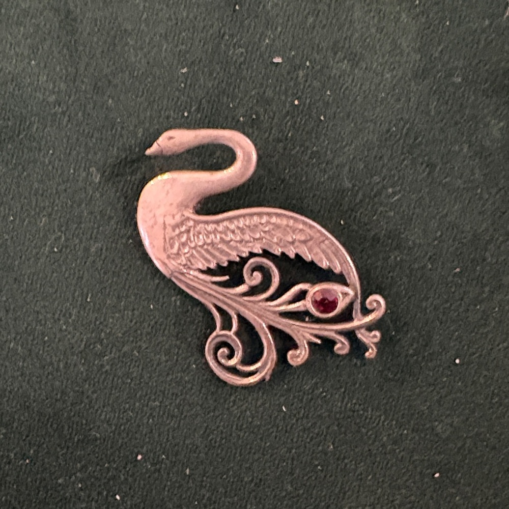 Elegant Silver Swan Brooch with Red Gem